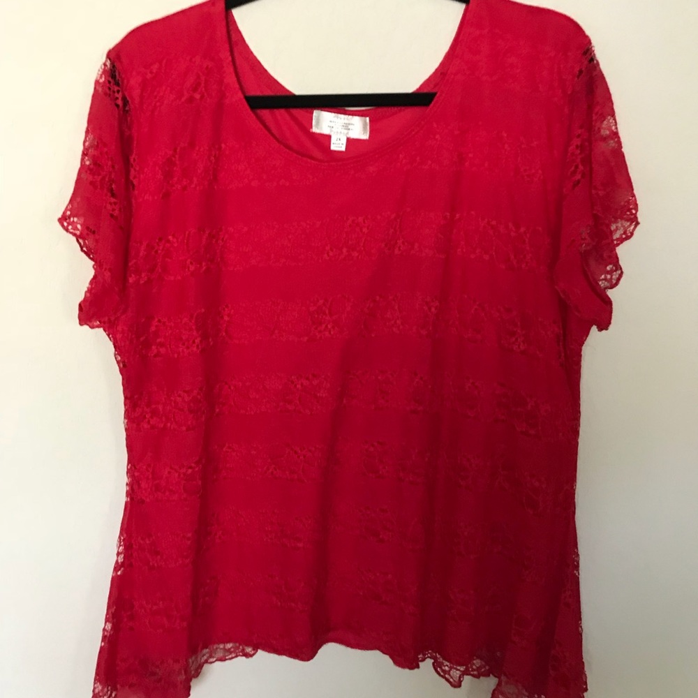 Beautiful lace top:—like new